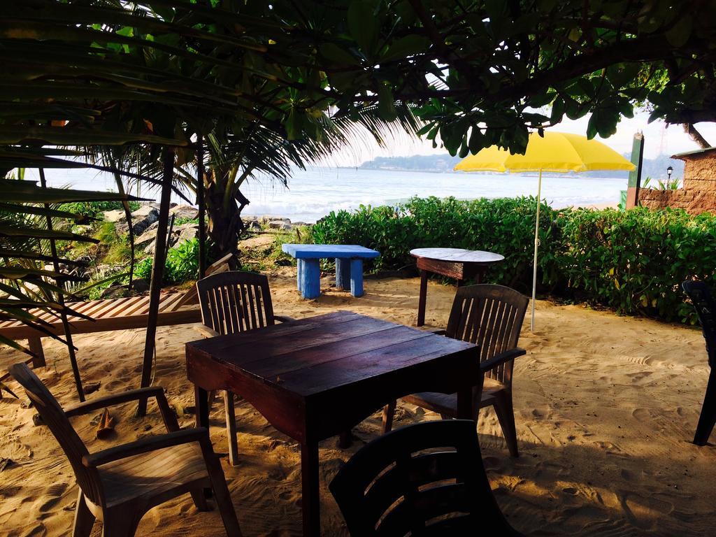 Sea Side Guest House Tangalle Exterior photo